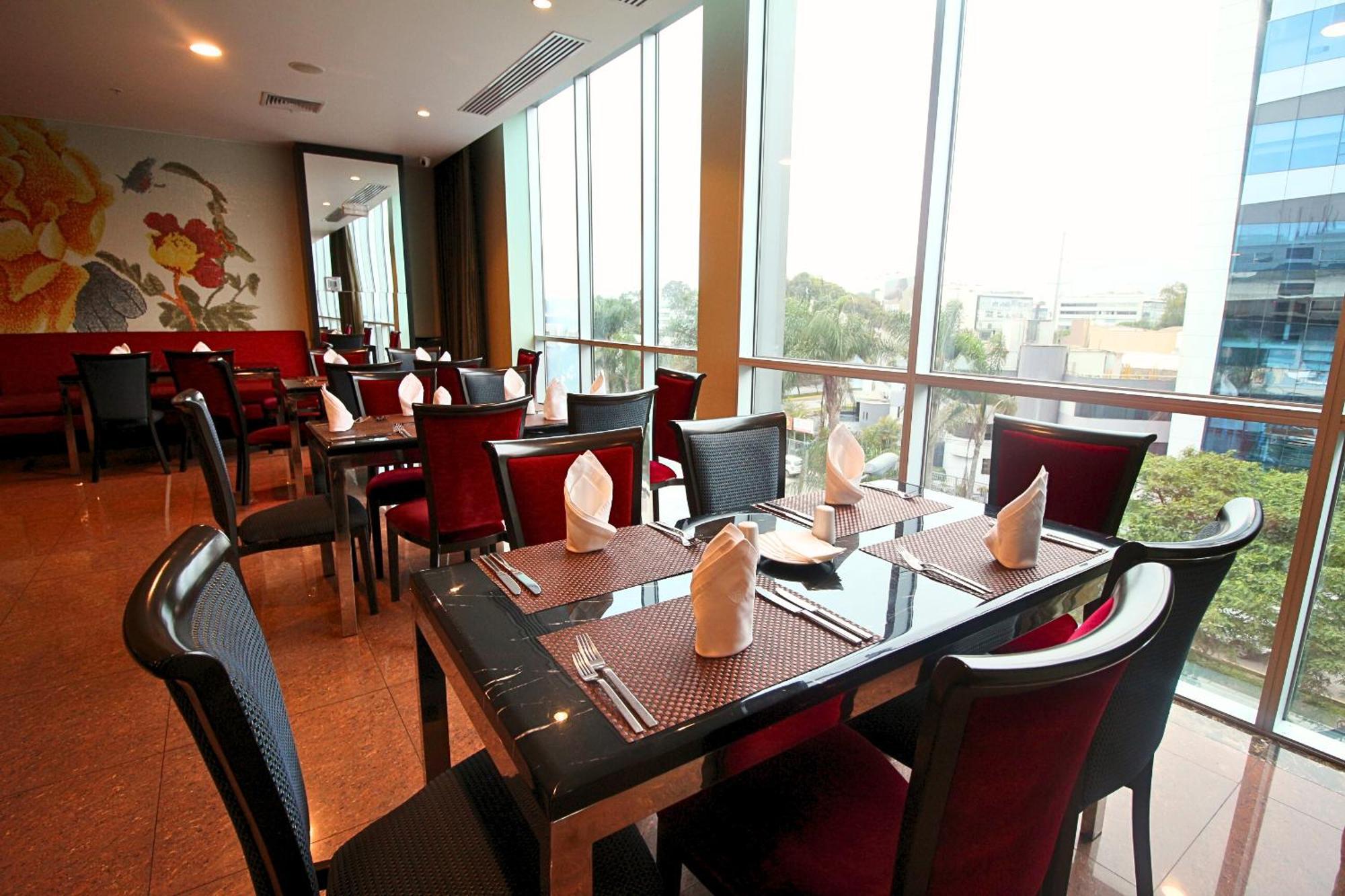 Hilton Garden Inn Lima Surco Exterior photo