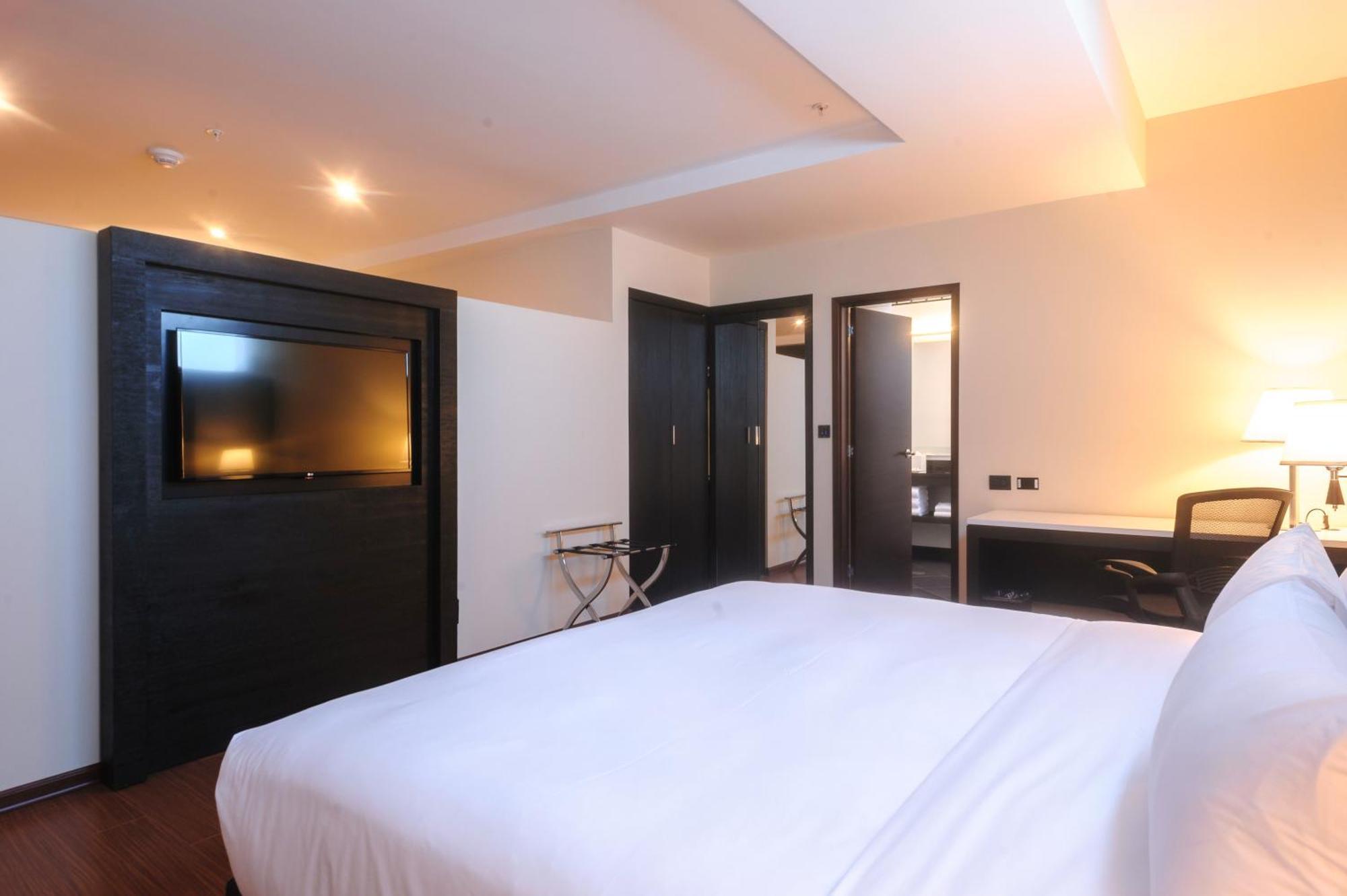 Hilton Garden Inn Lima Surco Exterior photo